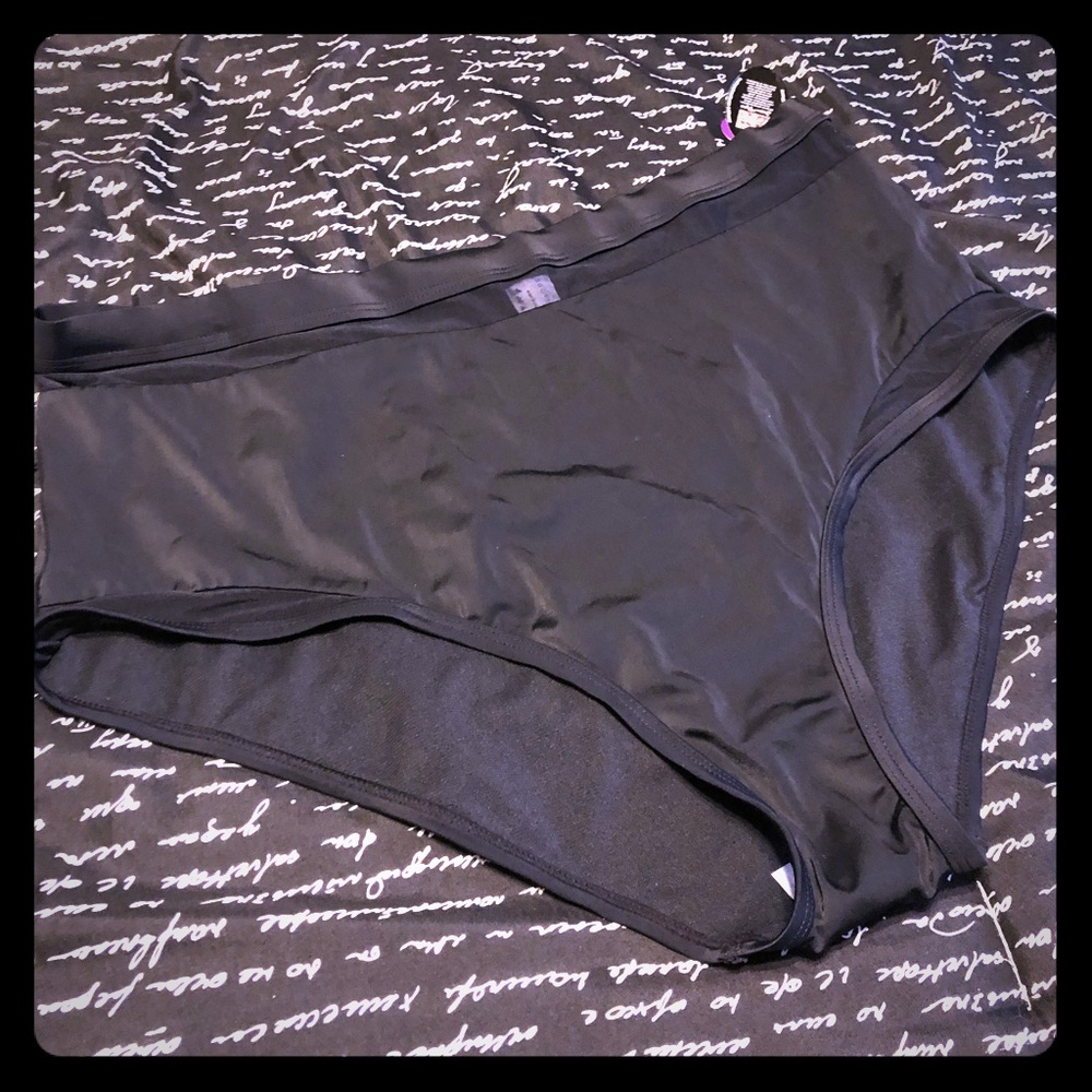 Swim bottoms 🔥🔥